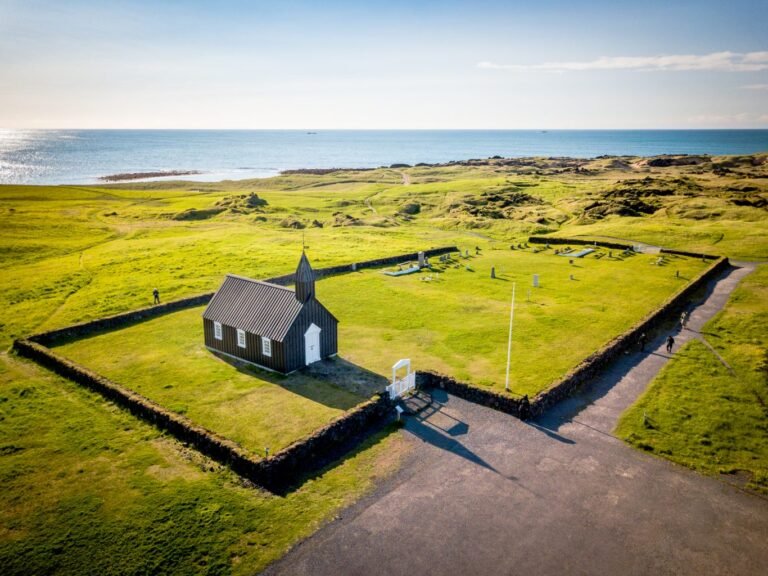 Keflavik Airport to Hotel Búdir Transfer Keflavik Airport to Hotel Búdir Transfer