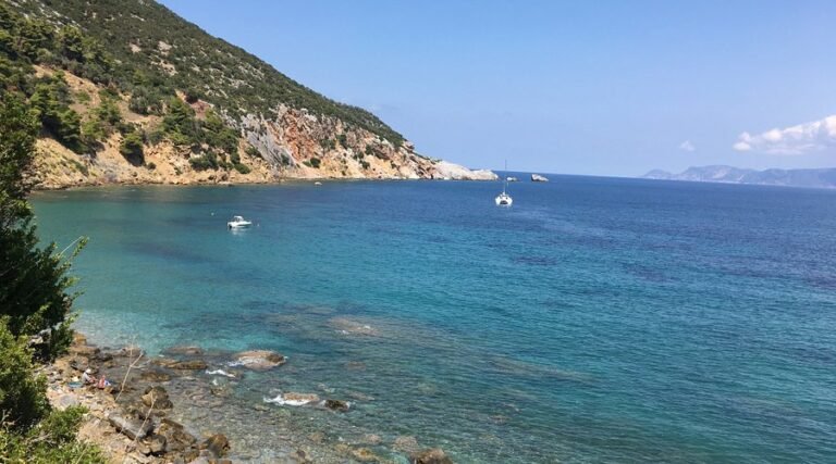 Piraeus Port to Agios Konstantinos Transfer