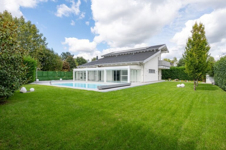 Cassano Magnago to Milan Malpensa Transfer