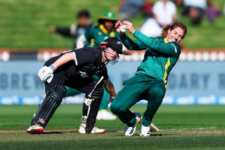 Record-Breaking Kerr Breaks Proteas Hearts as New Zealand Level Series - South Africa Sports News and Blog Site